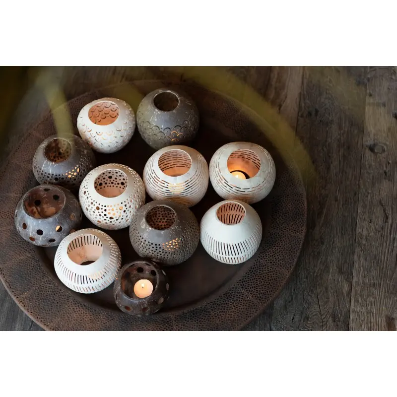 photophore-noix-de-coco-a-lignes-marron-j-line-5.webp