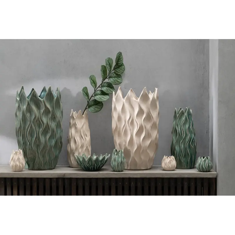vase-ivy-l-j-line-2.webp