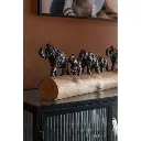 elephants-en-rang-j-line-2.webp
