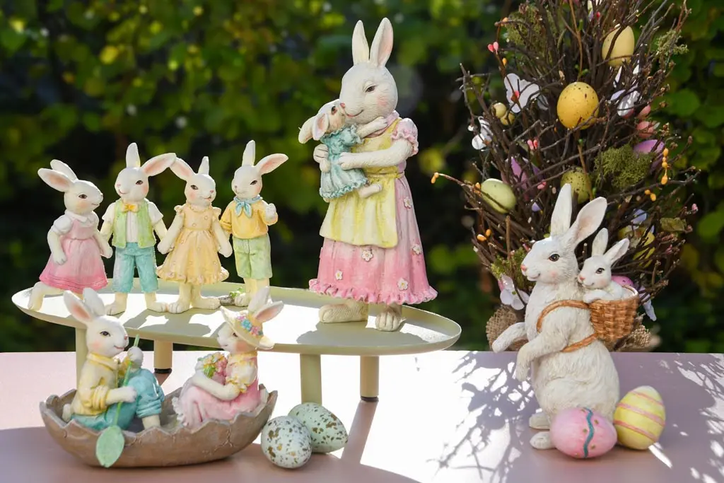 a250509_3 bunny papa avec enfant dekoratief.webp