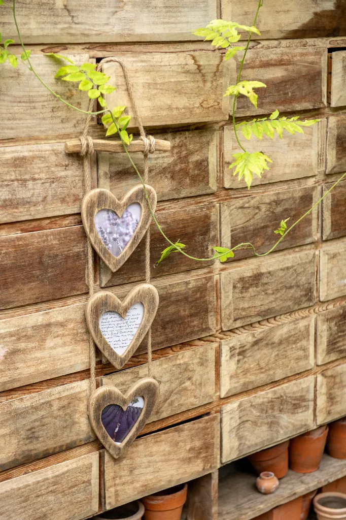 Cadre Photo Cœur Bois De Paulownia Naturel J-Line 64703-A.webp